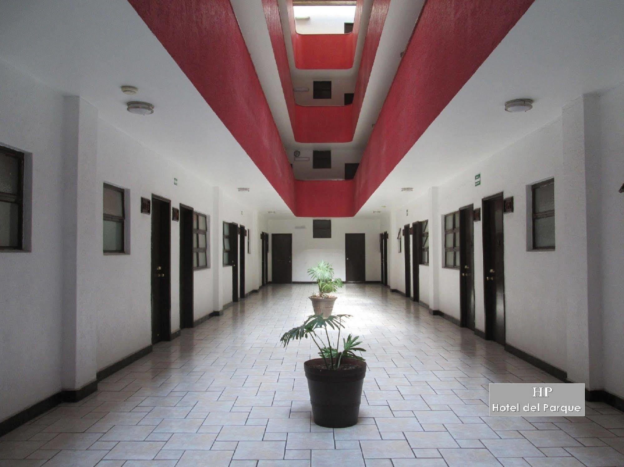 Hotel Del Parque Гвадалахара Экстерьер фото